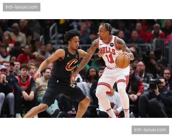 雄鹿凭借双核驱动与61%三分命中率 终结五连败并完胜公牛